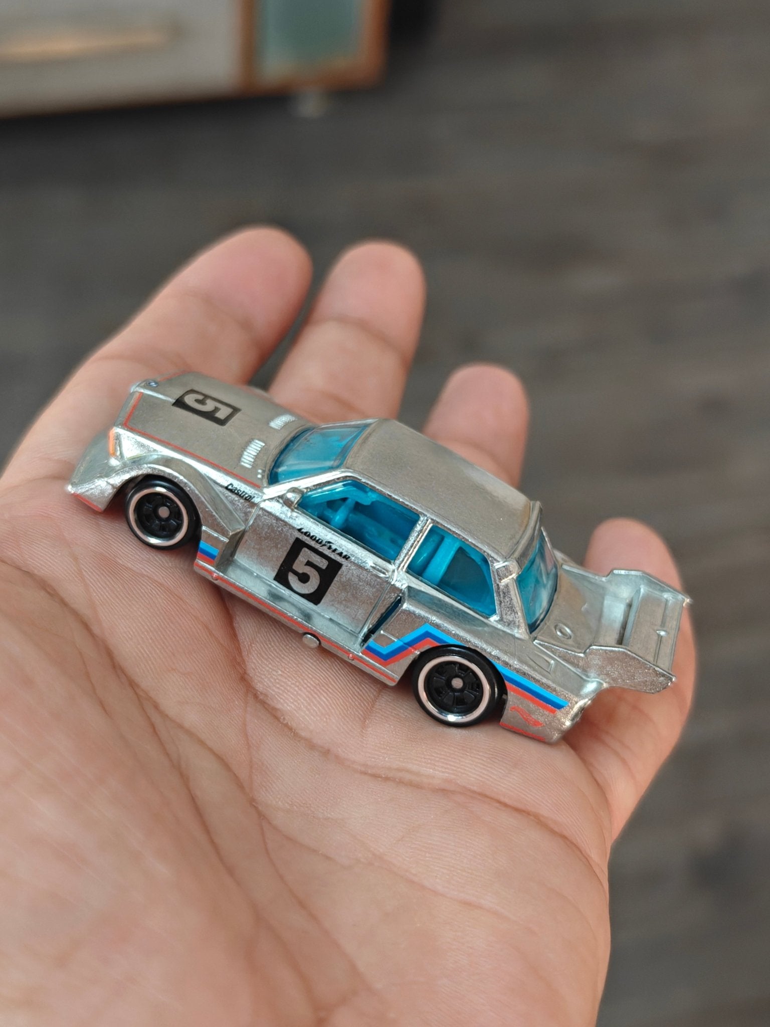 Hot Wheels ZAMAC BMW 320 Group 5 (Uncarded - New) - Kinder Logs