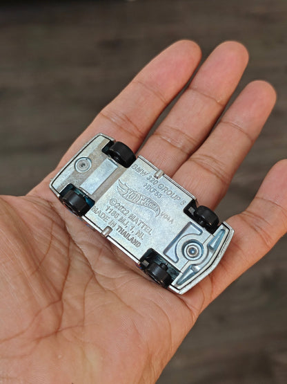 Hot Wheels ZAMAC BMW 320 Group 5 (Uncarded - New) - Kinder Logs