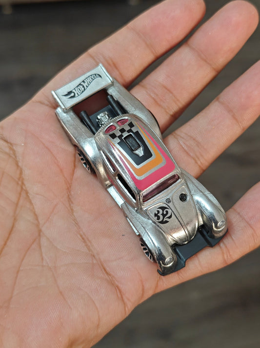 Hot Wheels ZAMAC Volkswagen Kafer Racer (Uncarded - New) - Kinder Logs