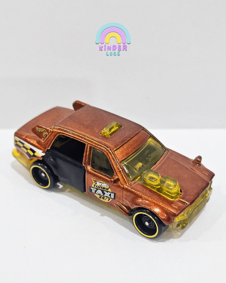 ID Hot Wheels Time Attaxi (Uncarded) - Kinder Logs