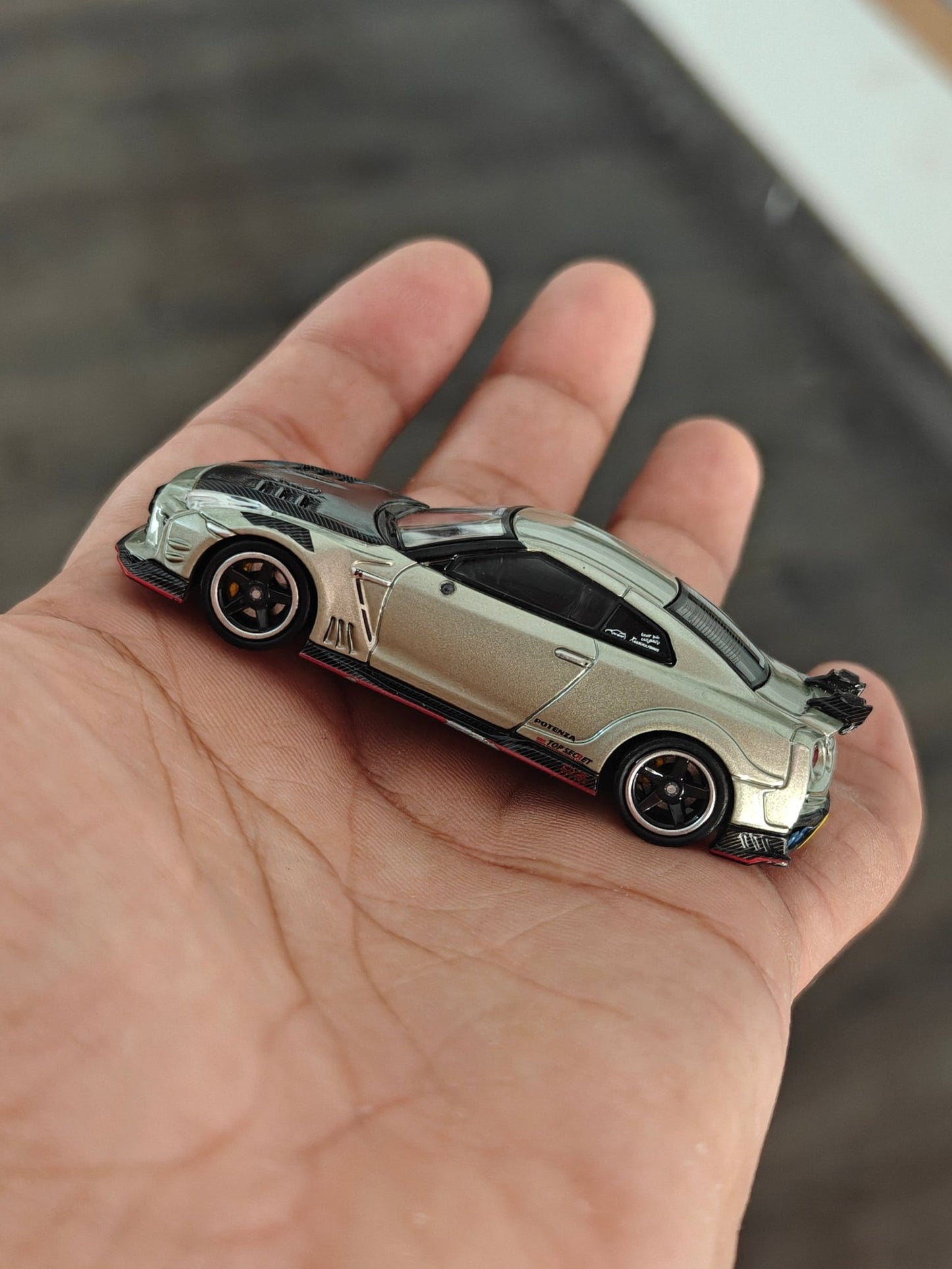 Inno64 Nissan GT - R (R35) Top Secret (Pre - Owned Car) - Kinder Logs