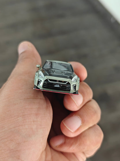 Inno64 Nissan GT - R (R35) Top Secret (Pre - Owned Car) - Kinder Logs