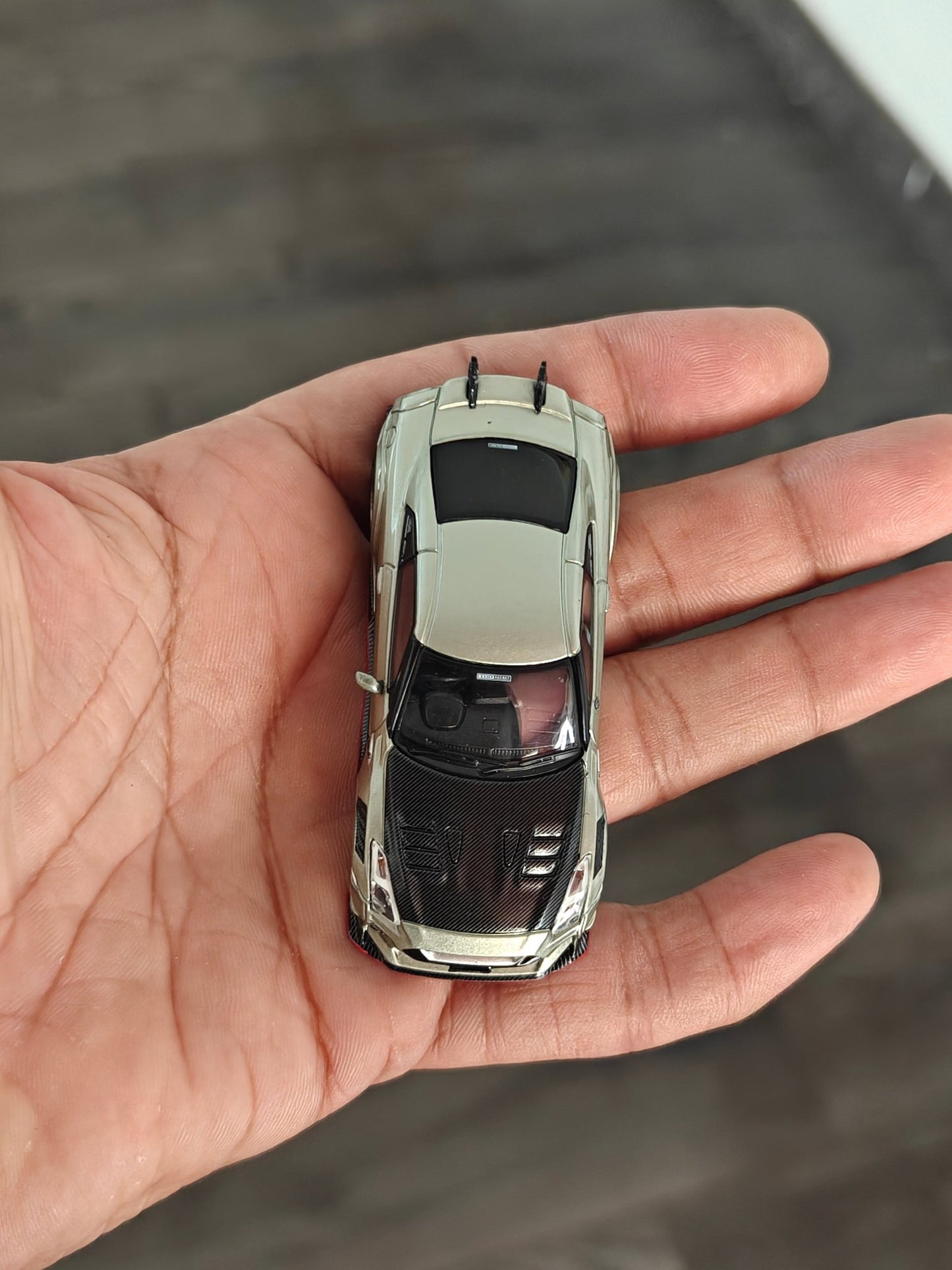 Inno64 Nissan GT - R (R35) Top Secret (Pre - Owned Car) - Kinder Logs