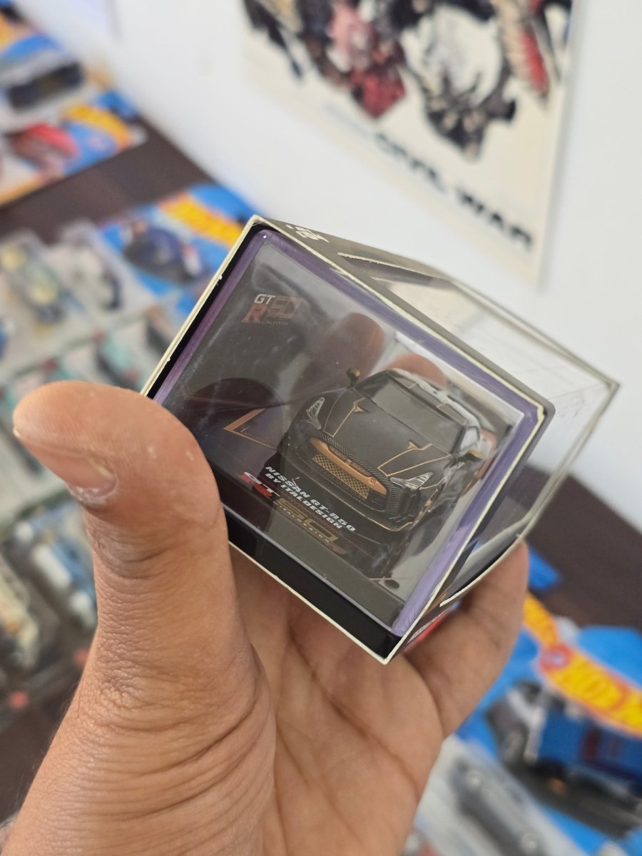 Inno64 Nissan GT - R50 Italdesign Black Edition - Open Box - Kinder Logs