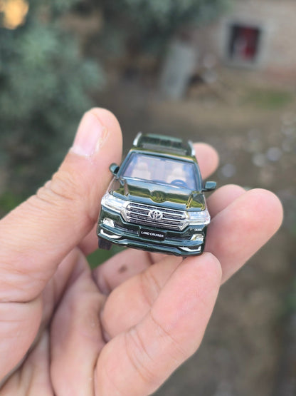 JKM 2016 Toyota Land Cruiser LC200 SUV - Green (Open Box) - Kinder Logs