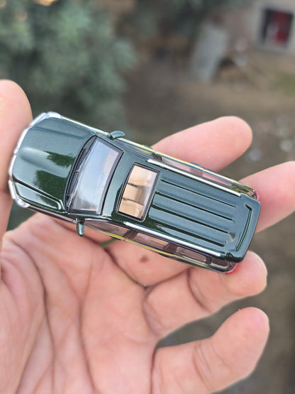 JKM 2016 Toyota Land Cruiser LC200 SUV - Green (Open Box) - Kinder Logs