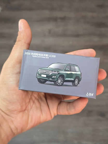 JKM 2016 Toyota Land Cruiser LC200 SUV - Green (Open Box) - Kinder Logs