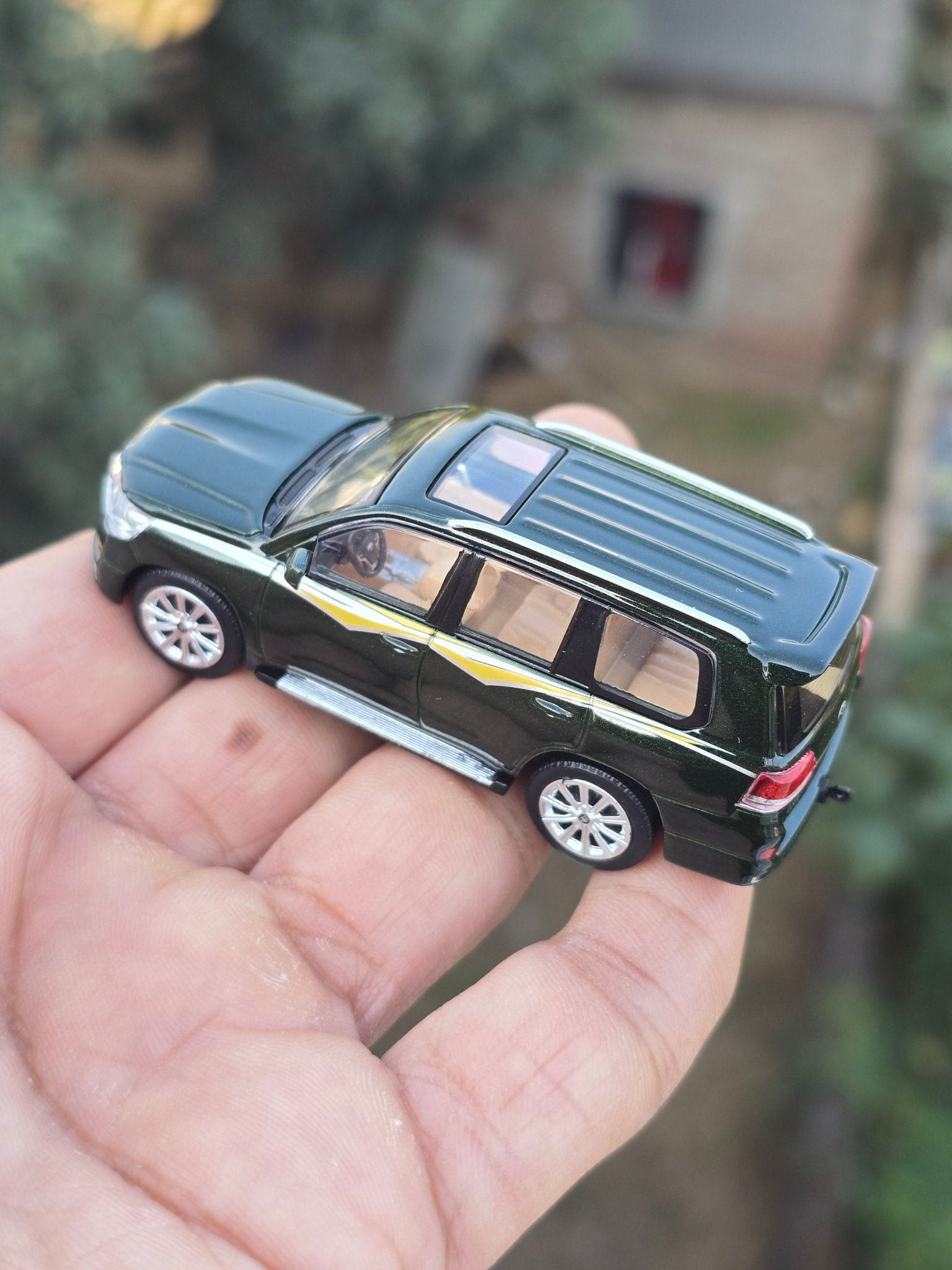 JKM 2016 Toyota Land Cruiser LC200 SUV - Green (Open Box) - Kinder Logs