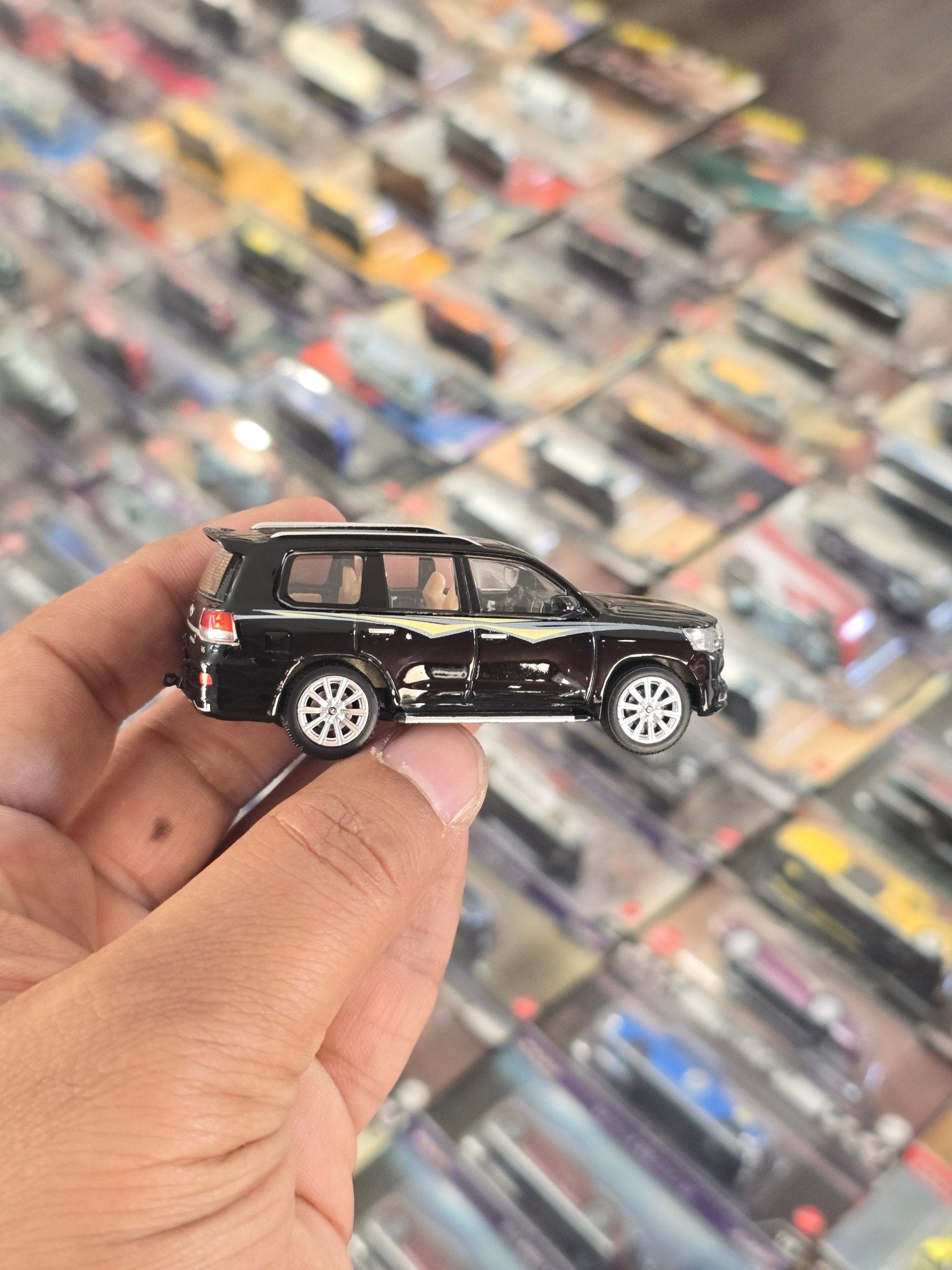 JKM 2016 Toyota Land Cruiser LC200 SUV (Open Box) - Kinder Logs