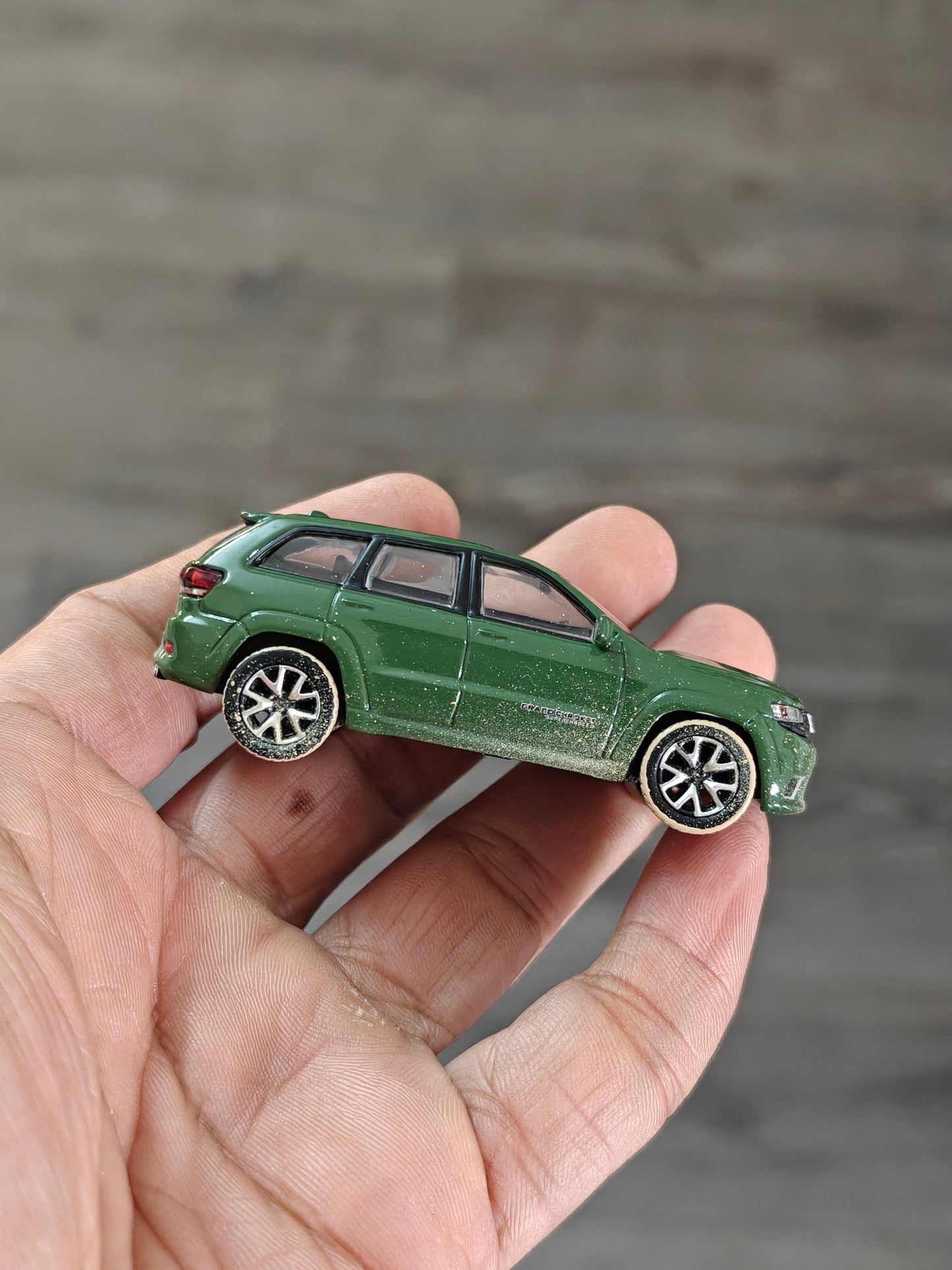 JKM Jeep Grand Cherokee (Green) - Kinder Logs