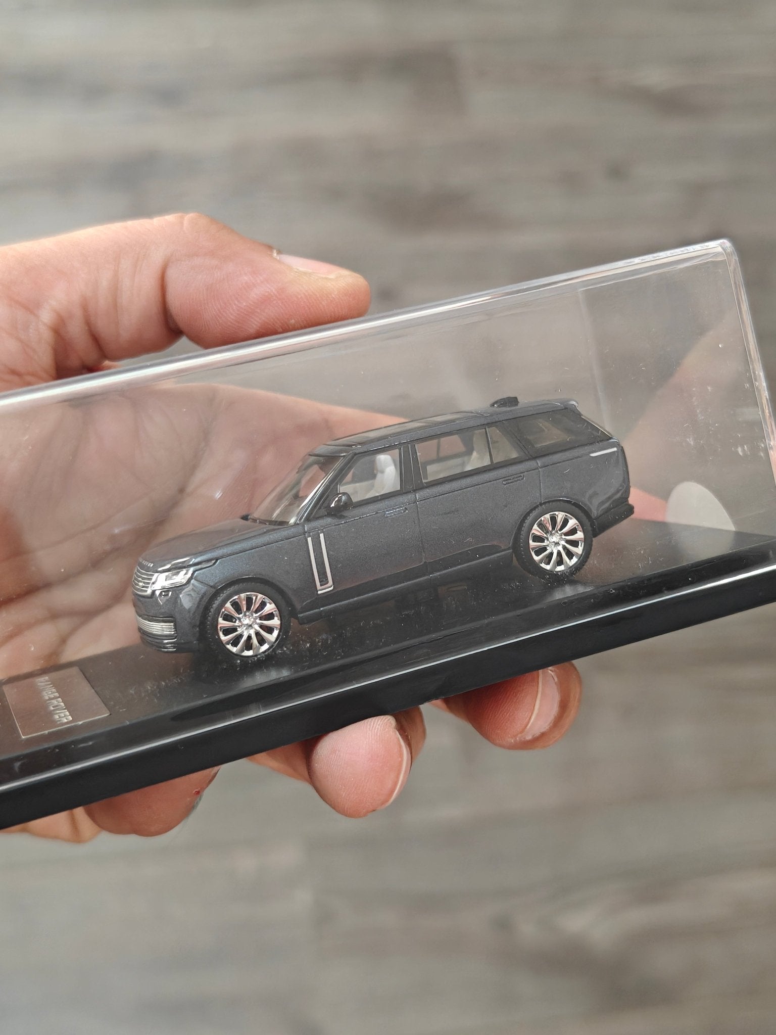LCD Range Rover SUV (Black) - Kinder Logs
