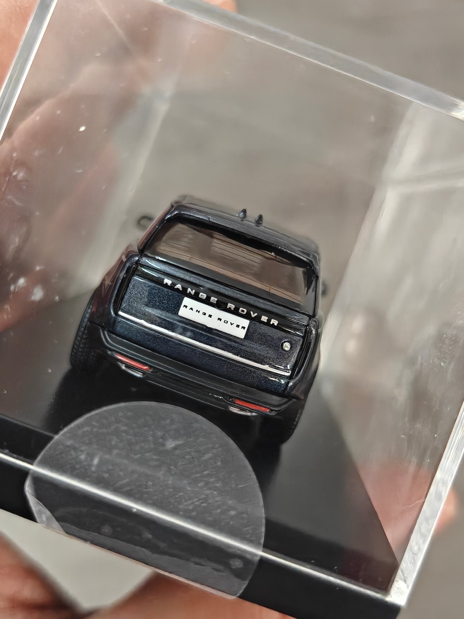 LCD Range Rover SUV (Black) - Kinder Logs