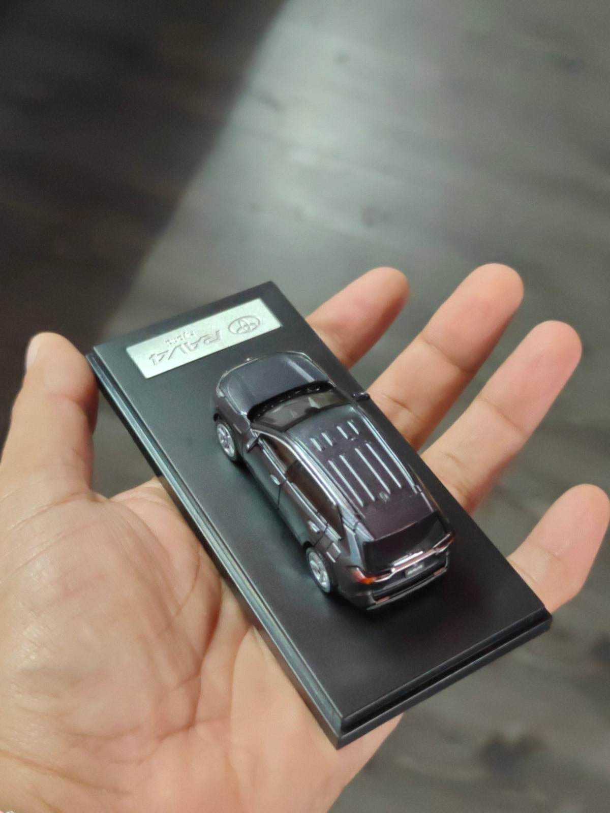 LCD Toyota RAV4 Hybrid - Black (Open Box) - Kinder Logs