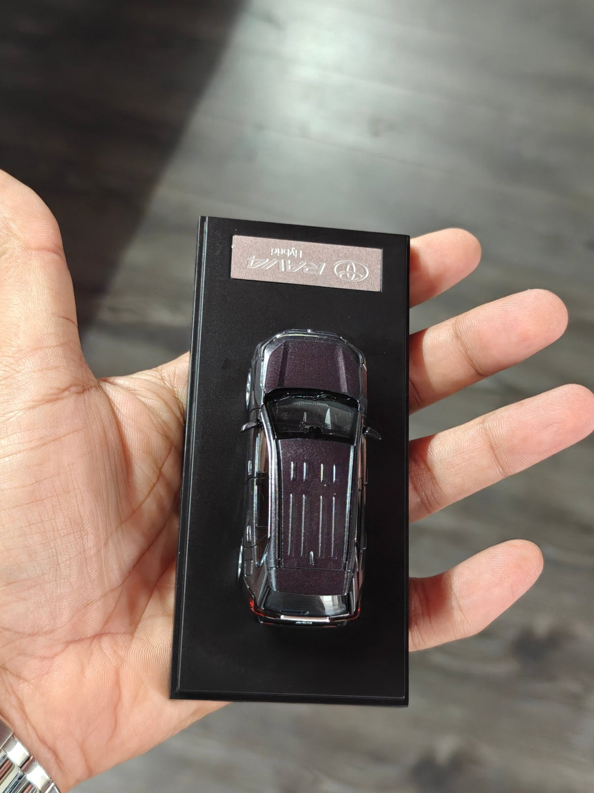 LCD Toyota RAV4 Hybrid - Black (Open Box) - Kinder Logs