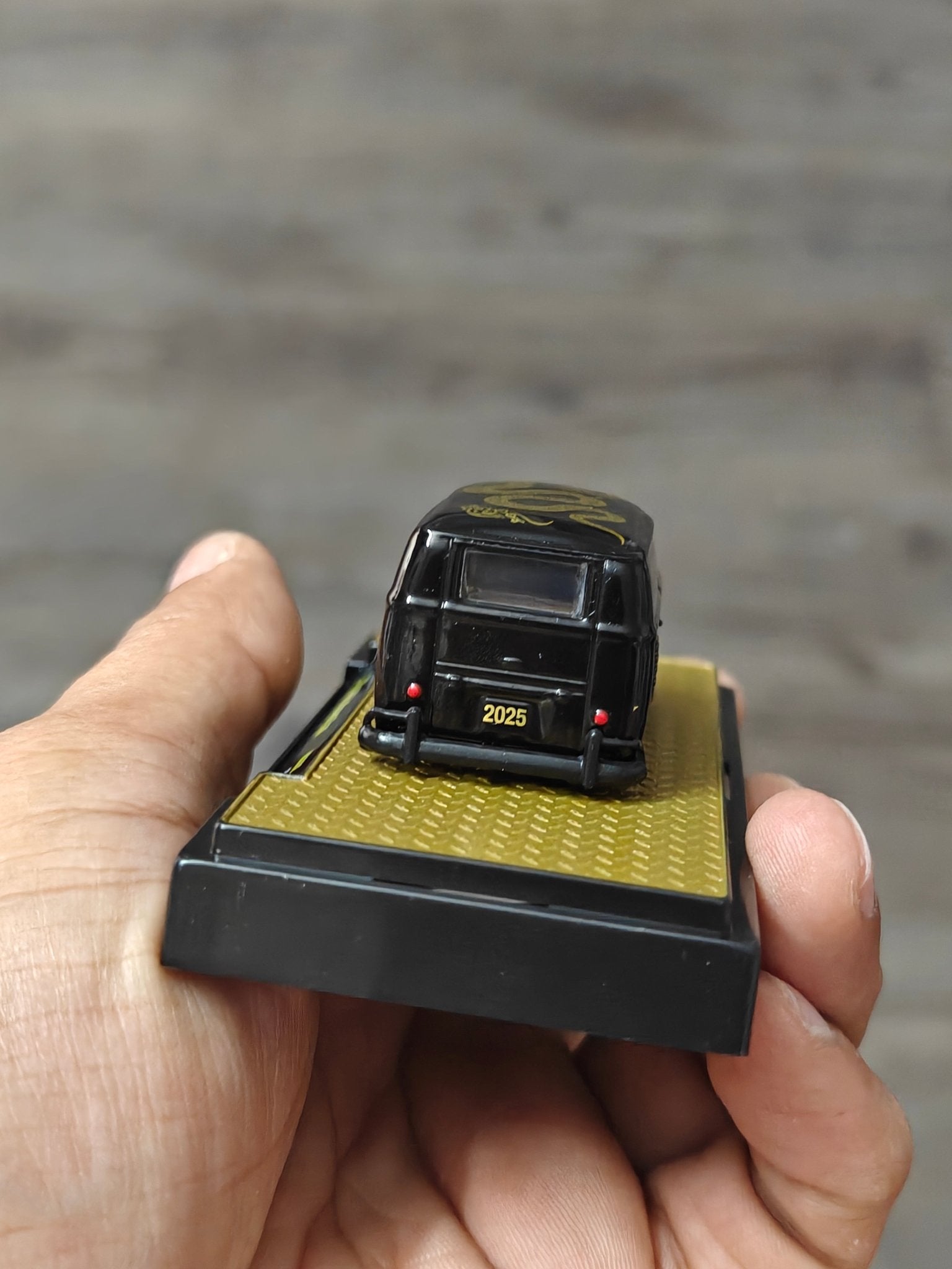 M2 Machines 1960 VW Delivery Van - Gloss Black (Uncarded - New) - Kinder Logs