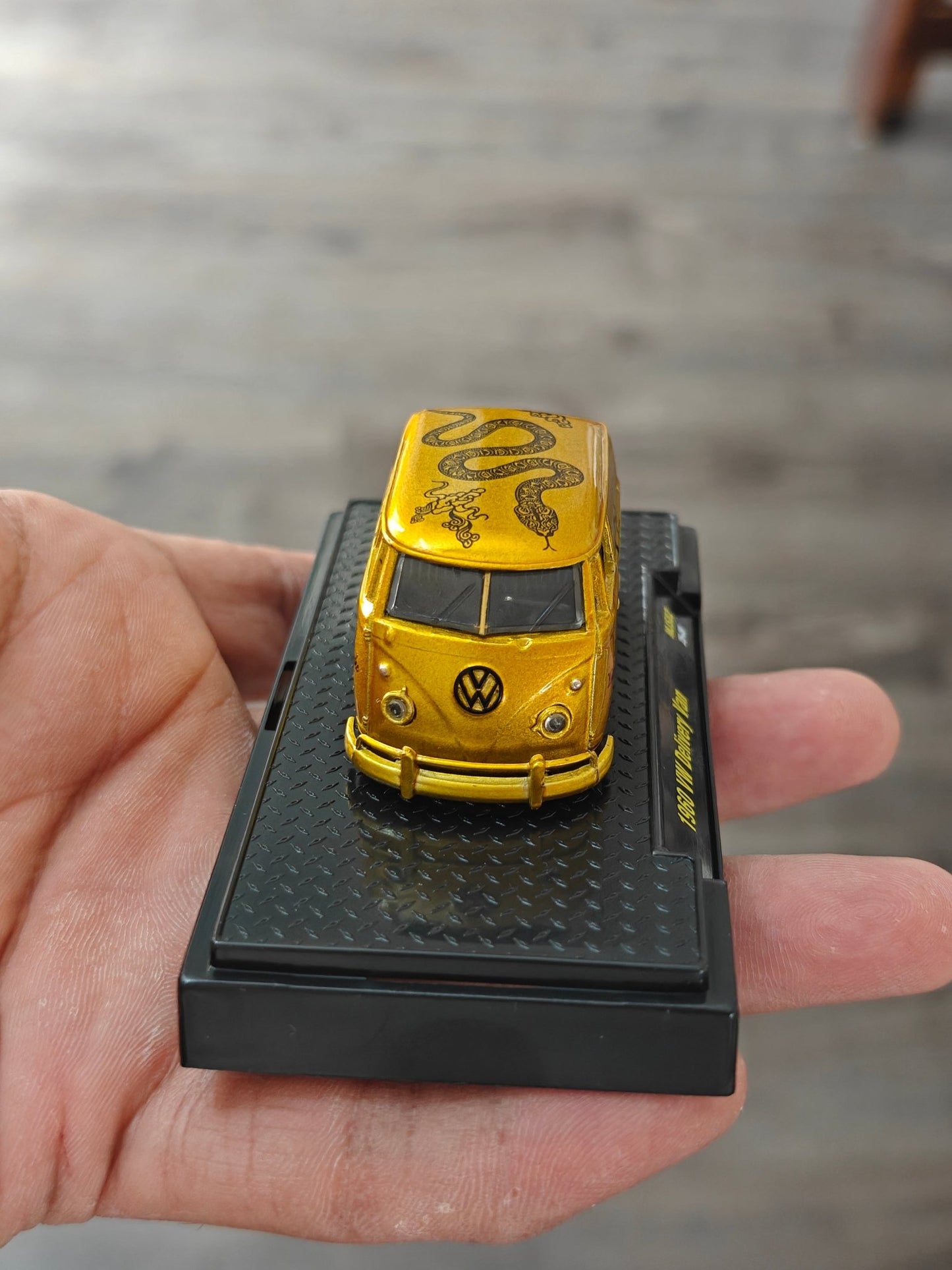 M2 Machines 1960 VW Delivery Van - Matte Gold (Uncarded - New) - Kinder Logs