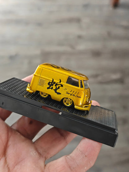M2 Machines 1960 VW Delivery Van - Matte Gold (Uncarded - New) - Kinder Logs