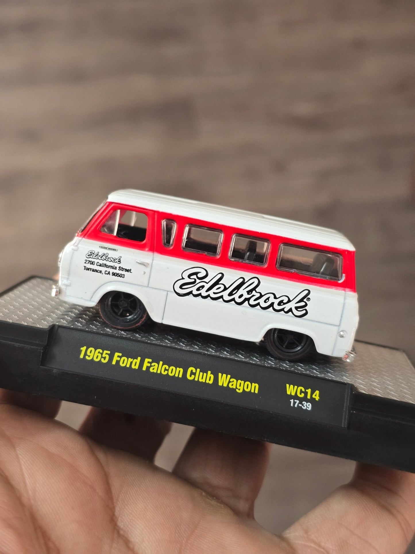 M2 Machines Wild Cards Edelbrock 1965 Ford Falcon Club Wagon WC14 (Open Box) - Kinder Logs