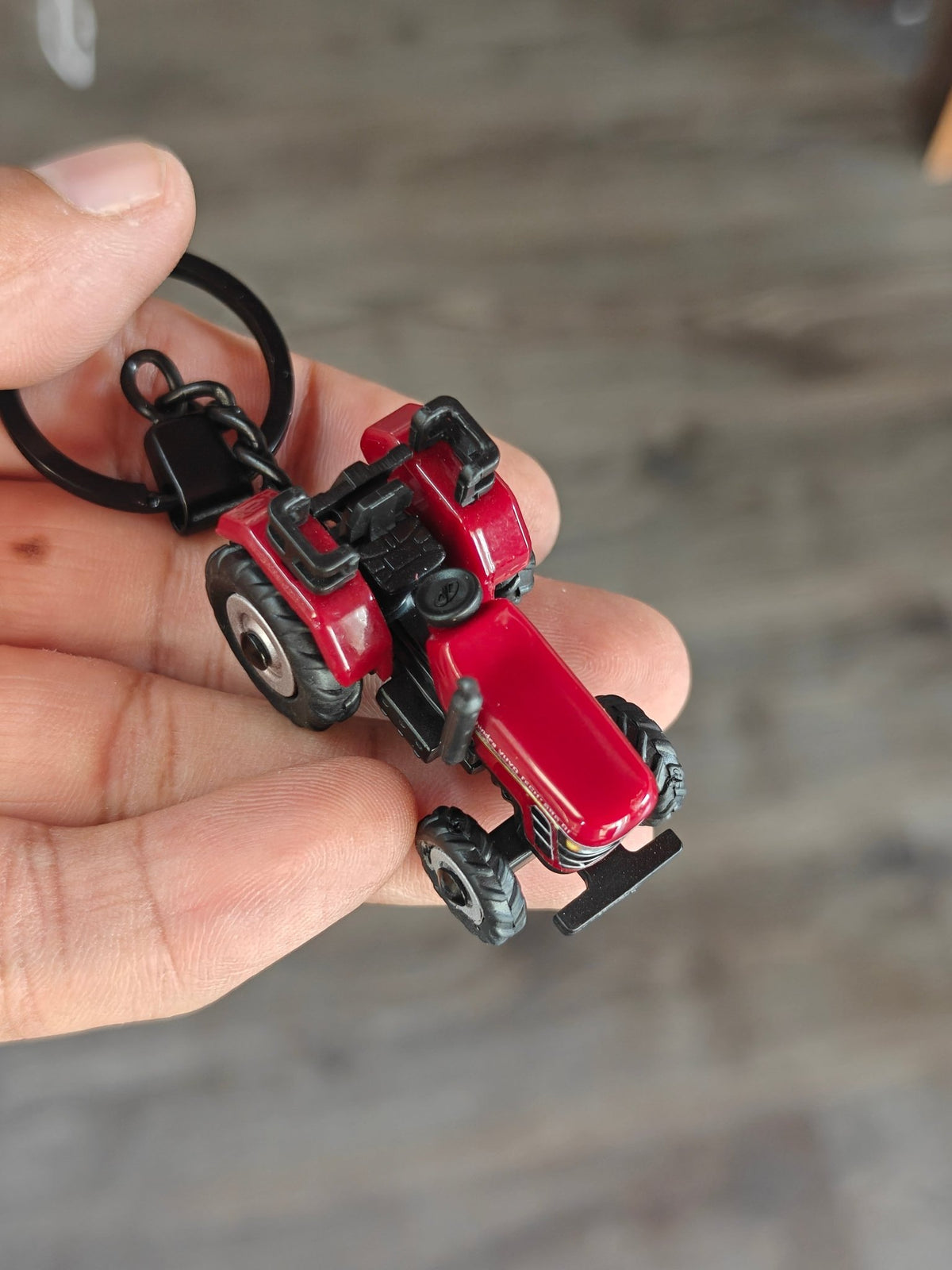 Mahindra Yuvo Tech+ 585 DI Tractor Keychain (Uncarded - New) - Kinder Logs