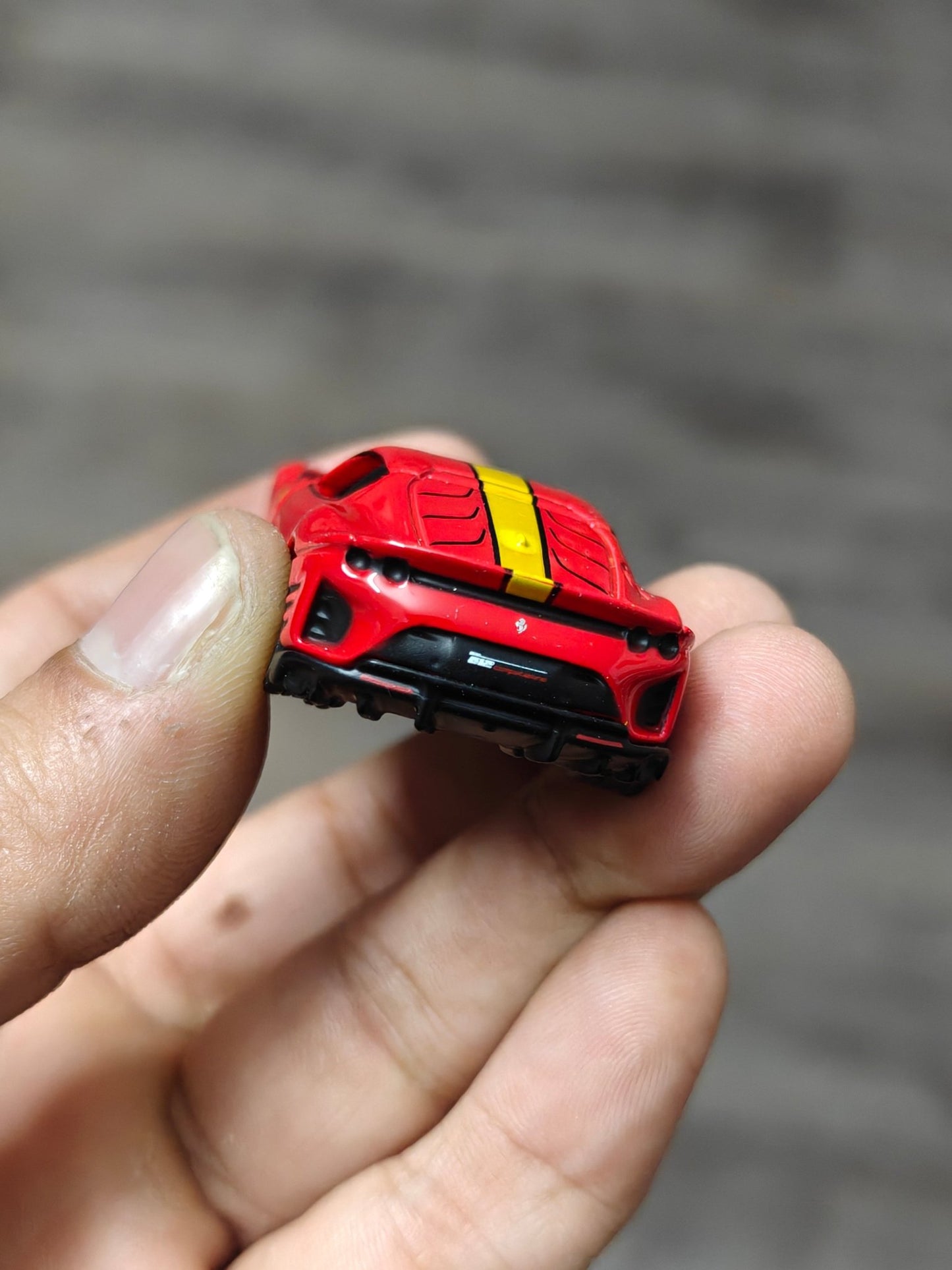 Maisto Ferrari 812 Competizione - Red (Open Box) - Kinder Logs