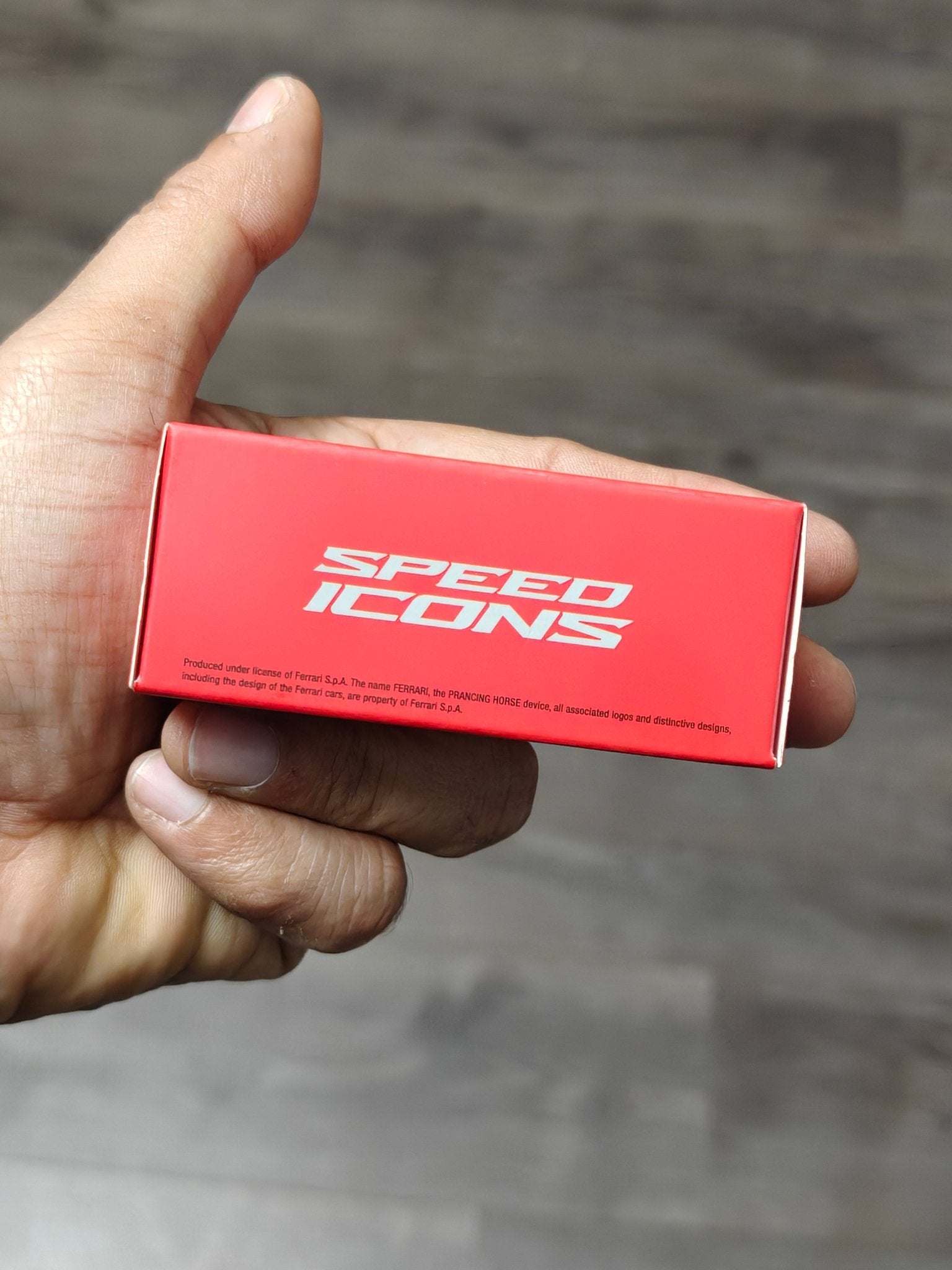 Maisto Ferrari 812 Competizione - Red (Open Box) - Kinder Logs