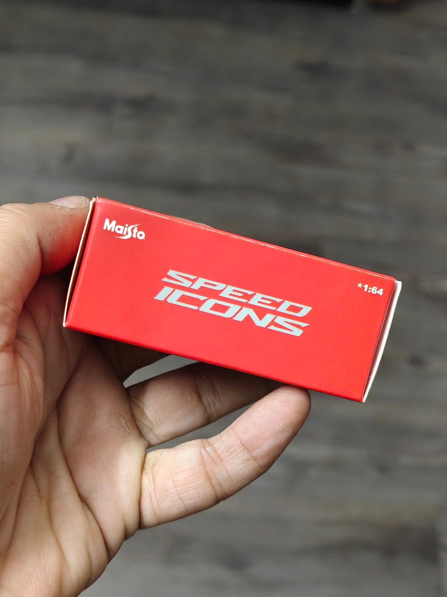 Maisto Ferrari Daytona SP3 - Black (Open Box) - Kinder Logs