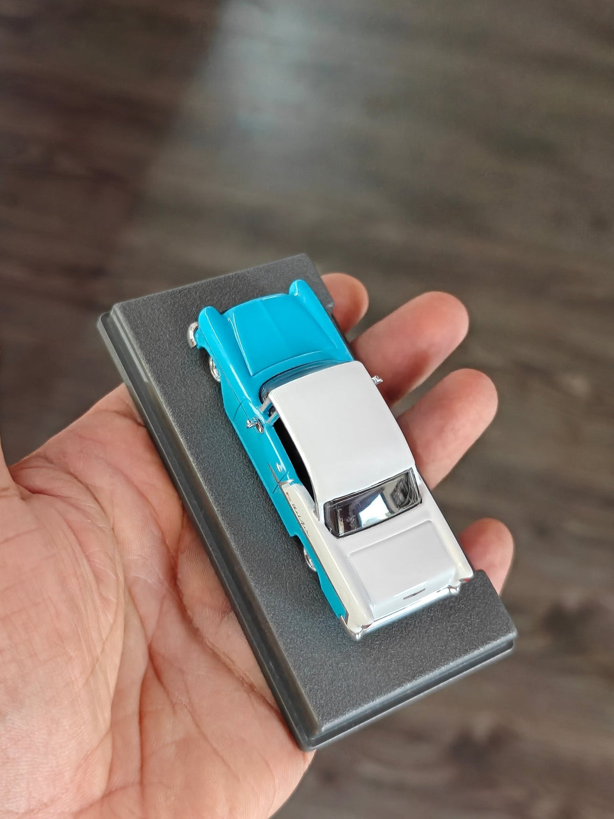 Majorette 1955 Chevrolet Bel Air With Acrylic Case (Pre-Owned) - Kinder Logs