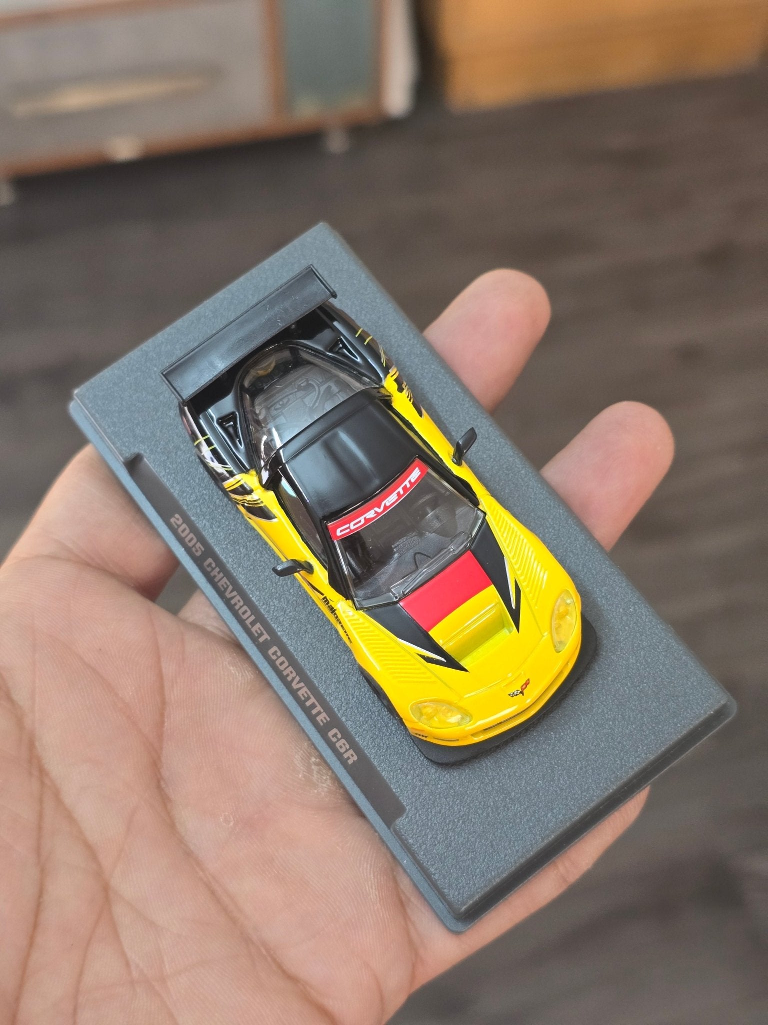 Majorette 2005 Chevrolet Corvette C6R With Acrylic Case (Uncarded New) - Kinder Logs