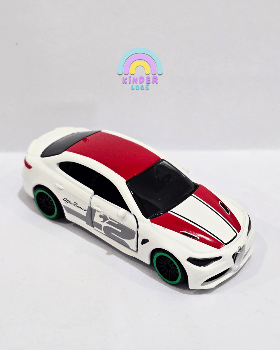 Majorette Alfa Romeo Giulia Limited Edition (Uncarded) - Kinder Logs