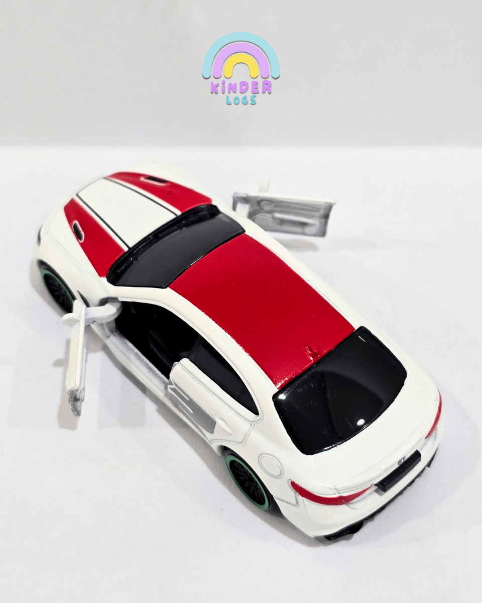 Majorette Alfa Romeo Giulia Limited Edition (Uncarded) - Kinder Logs