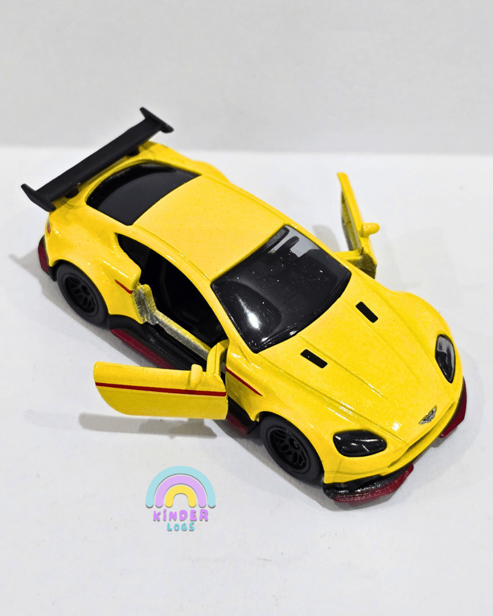 Majorette Aston Martin Vantage GT8 - Yellow (Uncarded) - Kinder Logs
