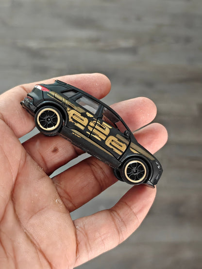 Majorette Audi Q4 e-TRON - Black-Gold (Uncarded) - Kinder Logs