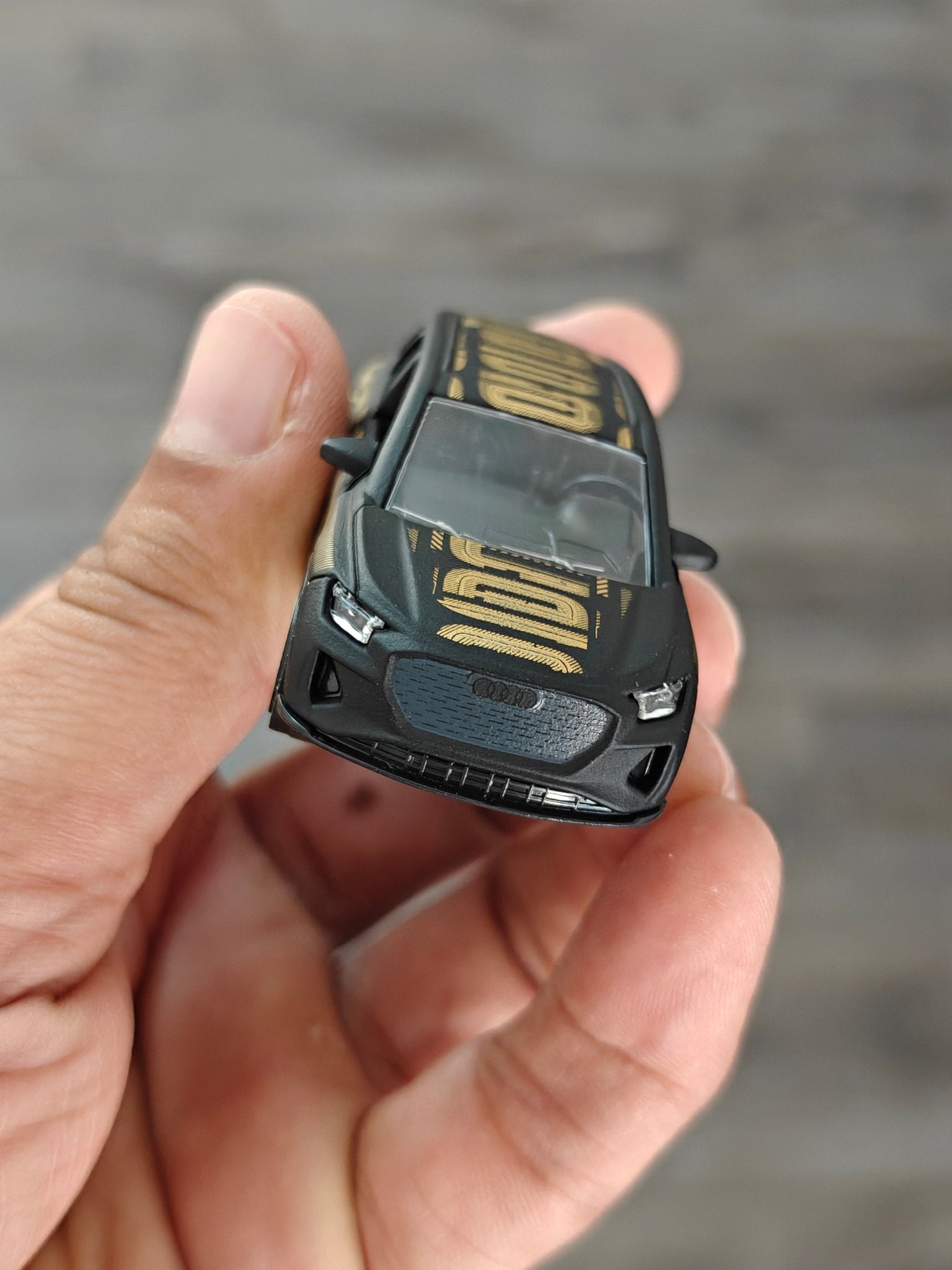 Majorette Audi Q4 e-TRON - Black-Gold (Uncarded) - Kinder Logs