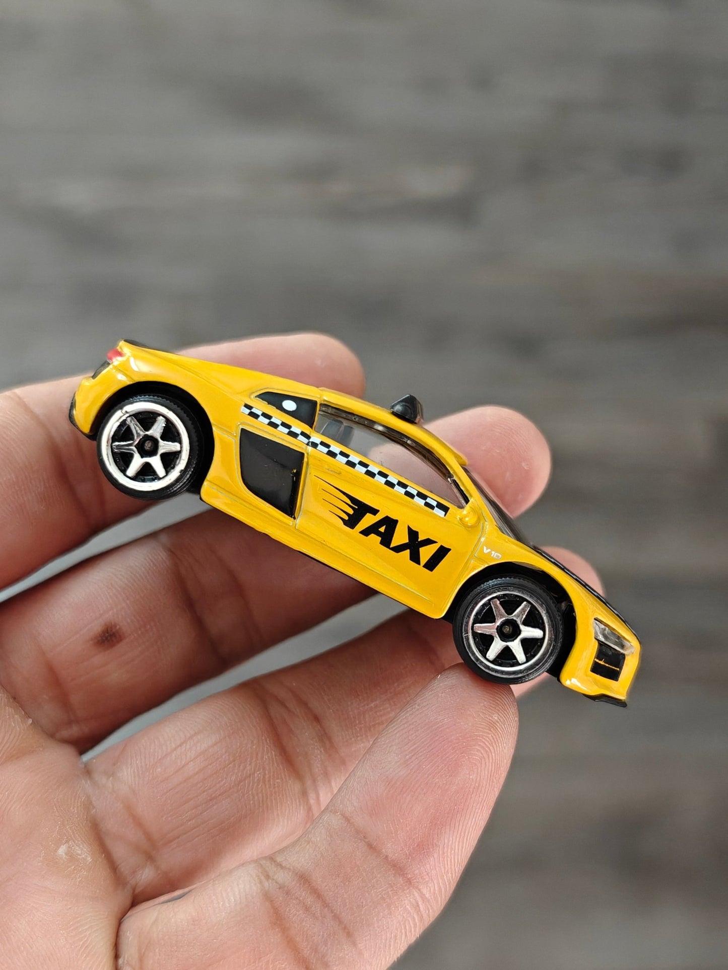 Majorette Audi R8 Taxi Car - Yellow (Uncarded) - Kinder Logs