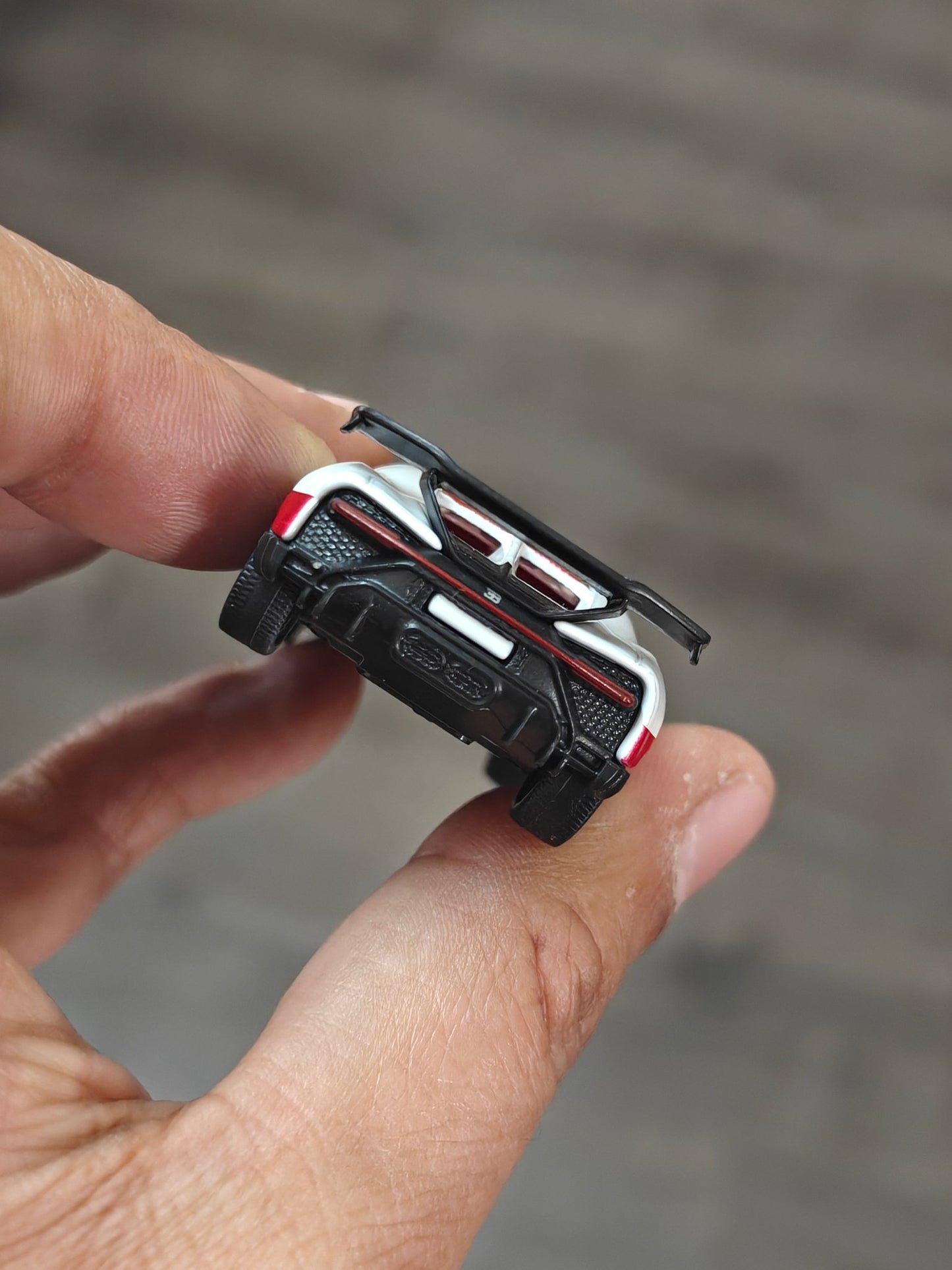 Majorette Bugatti Chiron Pur Sport 39 - White (Uncarded - New) - Kinder Logs