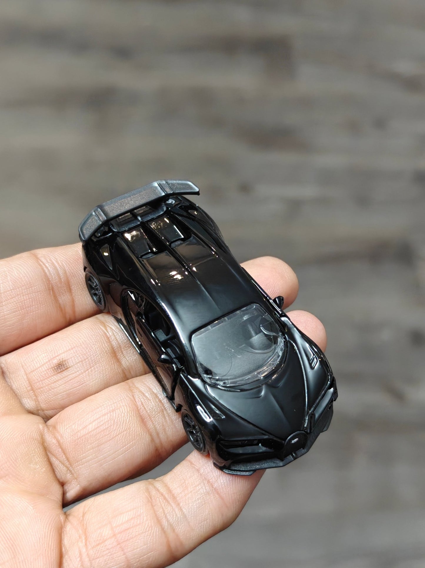 Majorette Bugatti Chiron Pur Sport Black Edition (Uncarded - New) - Kinder Logs