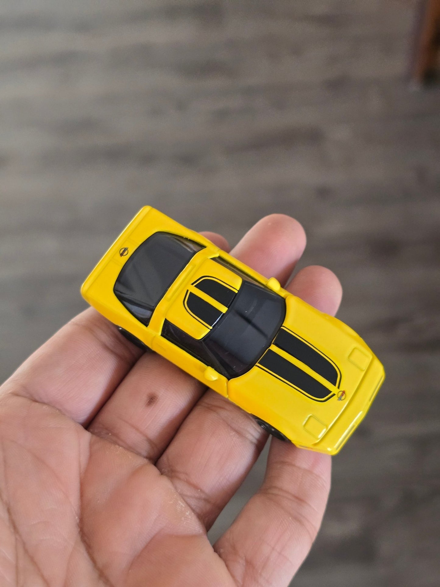 Majorette Chevrolet Corvette C4 - Yellow (Uncarded - New) - Kinder Logs