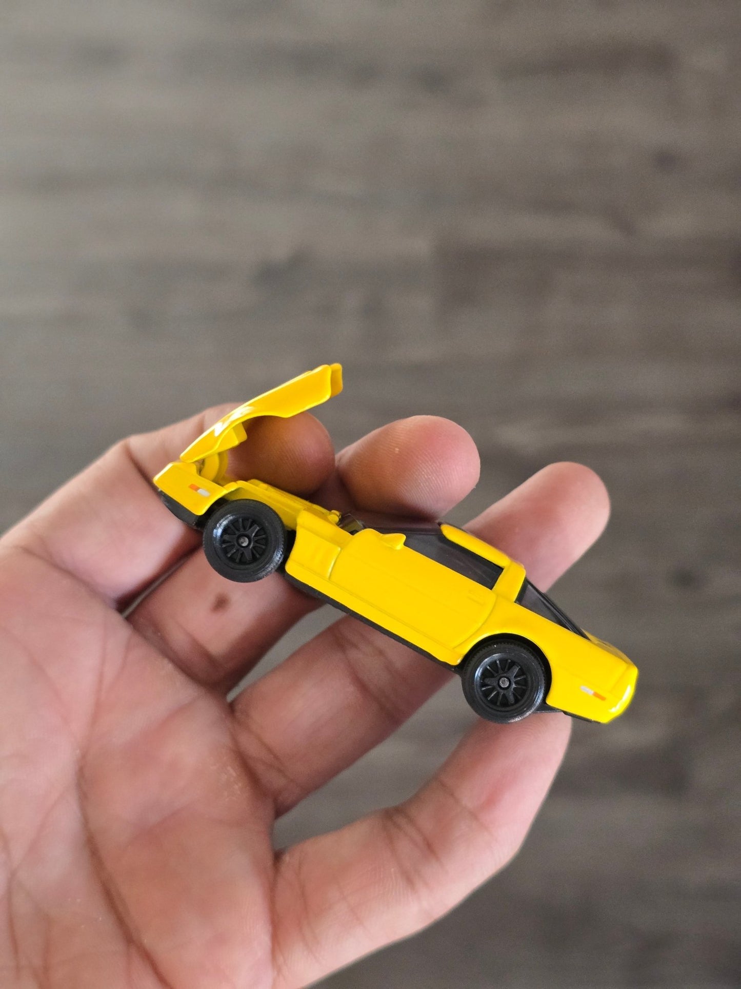 Majorette Chevrolet Corvette C4 - Yellow (Uncarded - New) - Kinder Logs