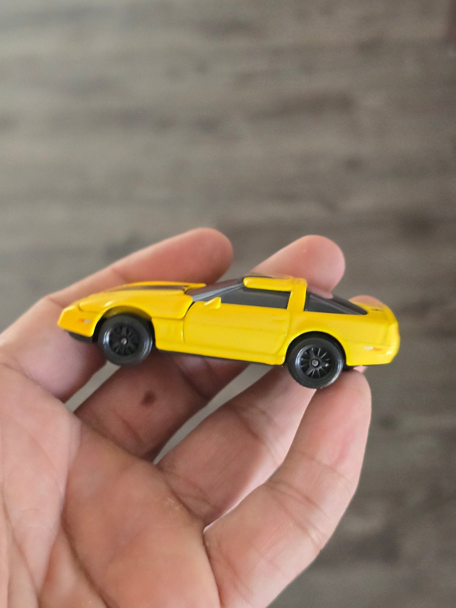 Majorette Chevrolet Corvette C4 - Yellow (Uncarded - New) - Kinder Logs