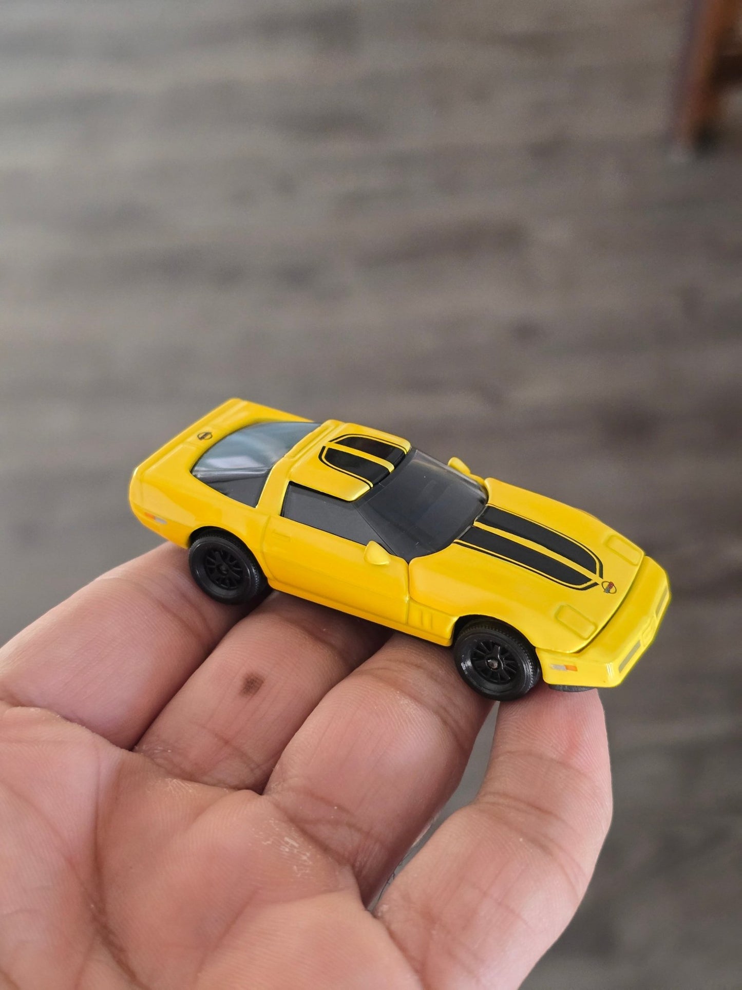 Majorette Chevrolet Corvette C4 - Yellow (Uncarded - New) - Kinder Logs