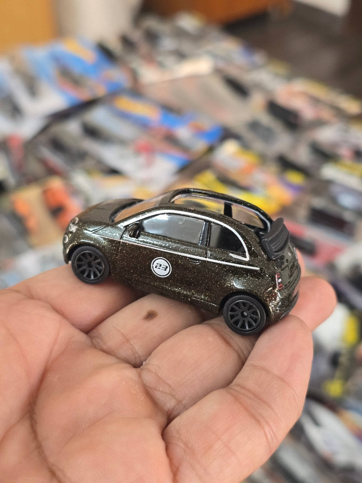 Majorette Fiat 500 Icon Chase Car (Uncarded) - Kinder Logs