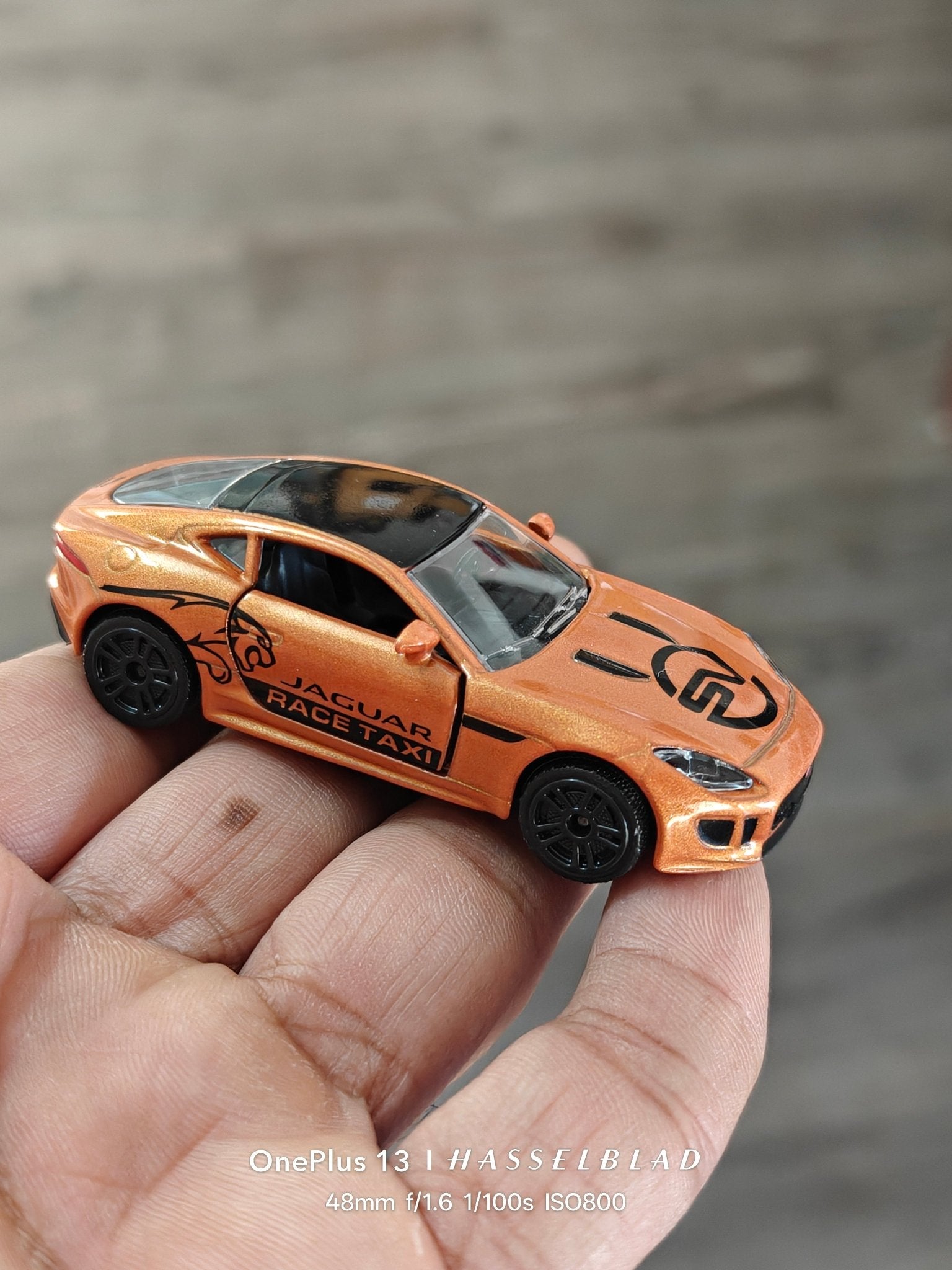 Majorette Jaguar F - Type R Race Taxi (Uncarded - New) - Kinder Logs