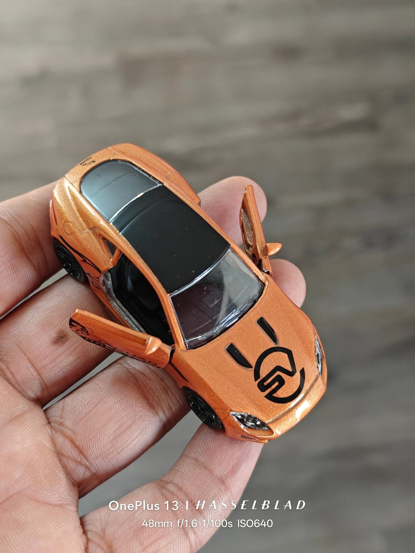 Majorette Jaguar F - Type R Race Taxi (Uncarded - New) - Kinder Logs