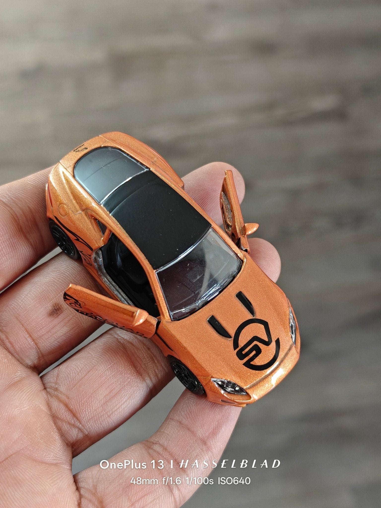 Majorette Jaguar F - Type R Race Taxi (Uncarded - New) - Kinder Logs