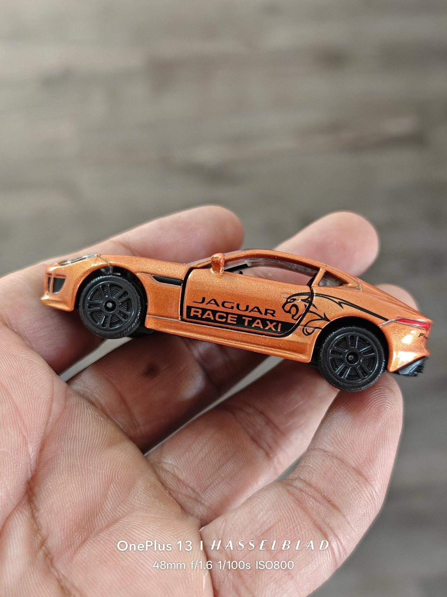 Majorette Jaguar F - Type R Race Taxi (Uncarded - New) - Kinder Logs