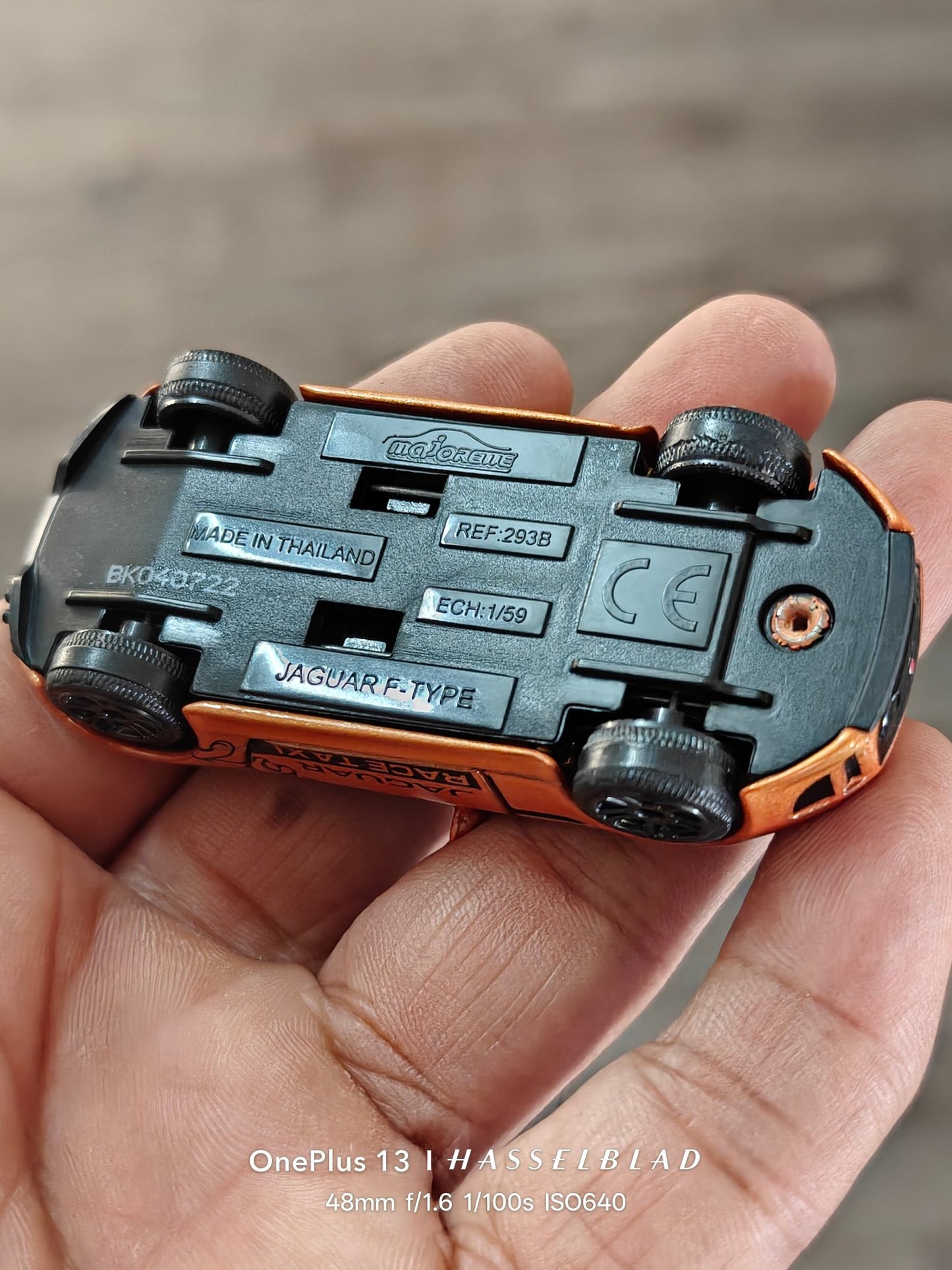 Majorette Jaguar F - Type R Race Taxi (Uncarded - New) - Kinder Logs