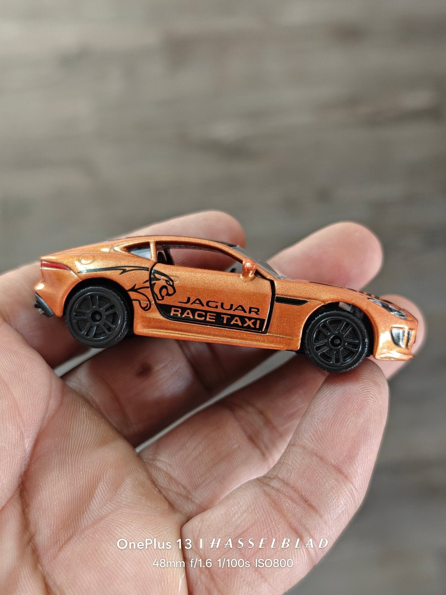 Majorette Jaguar F - Type R Race Taxi (Uncarded - New) - Kinder Logs