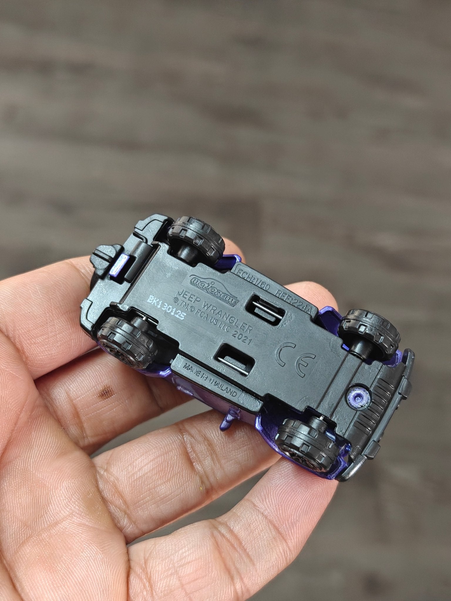 Majorette Jeep Wrangler Rubicon - Purple (Uncarded - New) - Kinder Logs