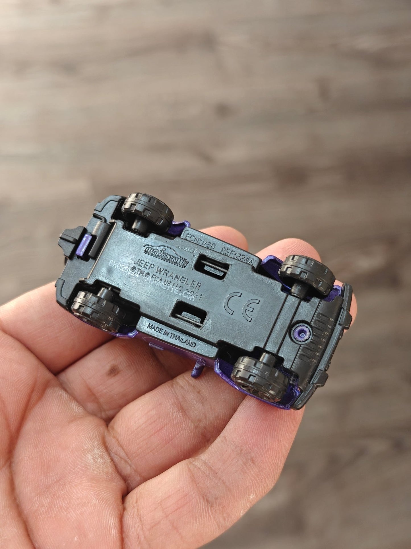 Majorette Jeep Wrangler Rubicon - Purple (Uncarded - New) - Kinder Logs