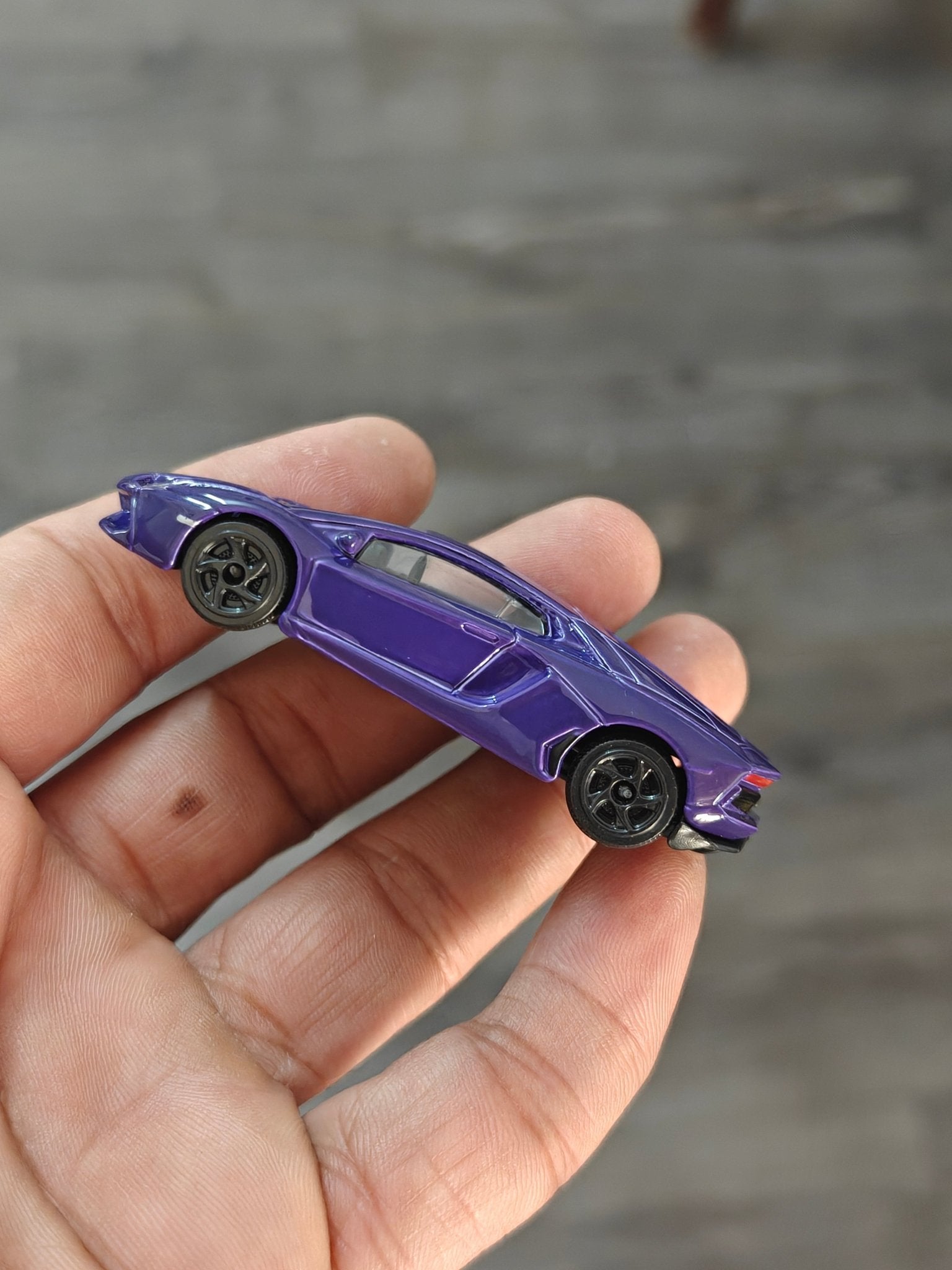 Majorette Lamborghini Aventador - Purple (Uncarded - New) - Kinder Logs
